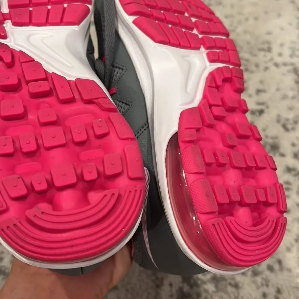 Nike Max Dynasty Women’s Running Shoes Size 6.5 worn once grey and pink Like new